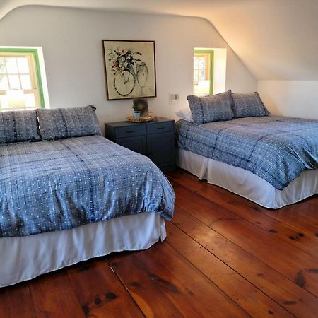 Downingtown Manor - 1900S Farmhouse With Creek Views Extérieur photo
