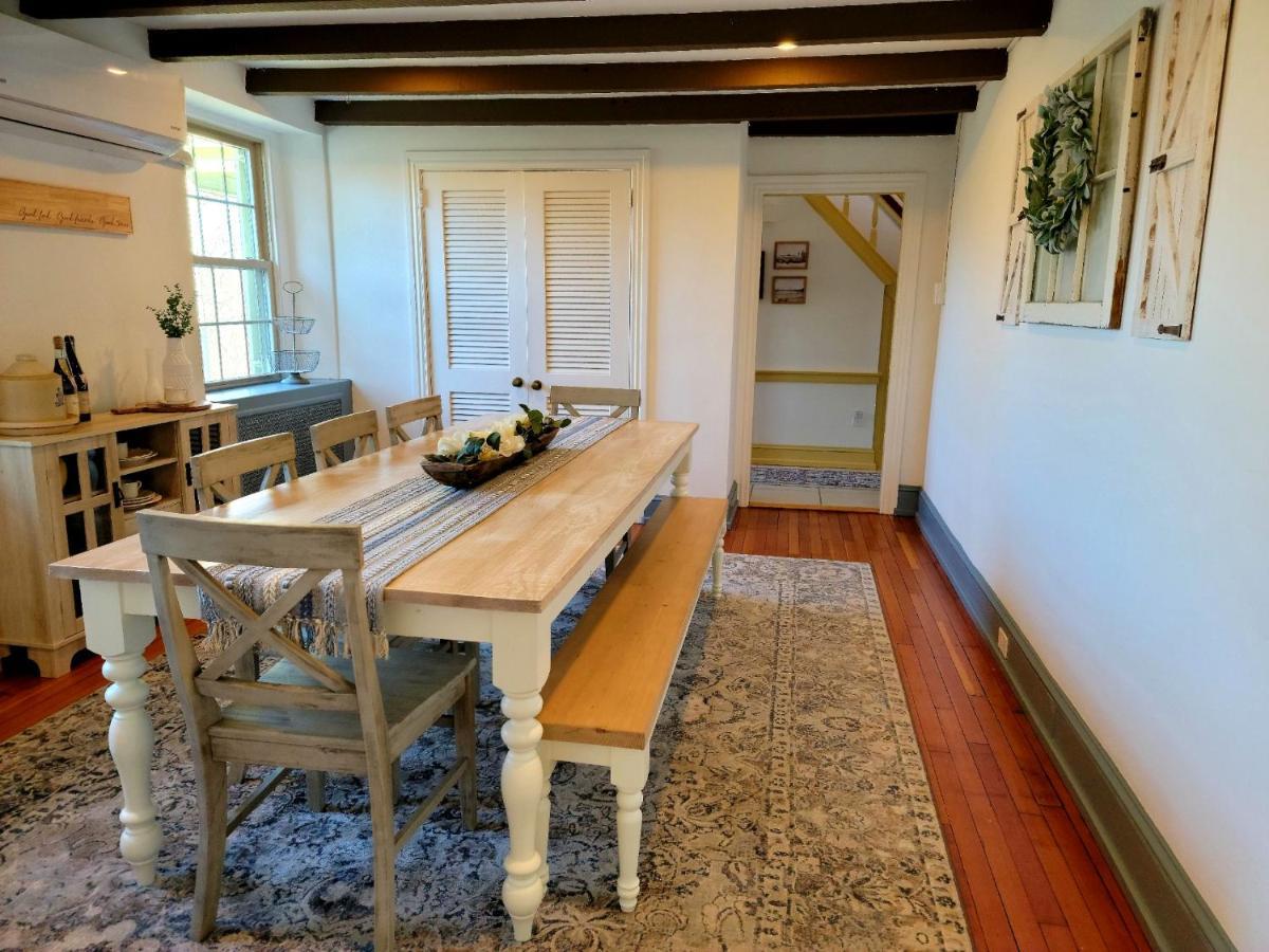 Downingtown Manor - 1900S Farmhouse With Creek Views Extérieur photo