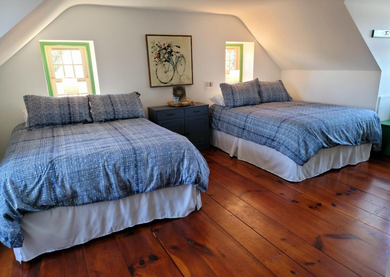 Downingtown Manor - 1900S Farmhouse With Creek Views Extérieur photo
